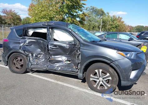 2017 Toyota Rav4 Le из США, поврежденный, VIN JTMBFREVXHJ713638